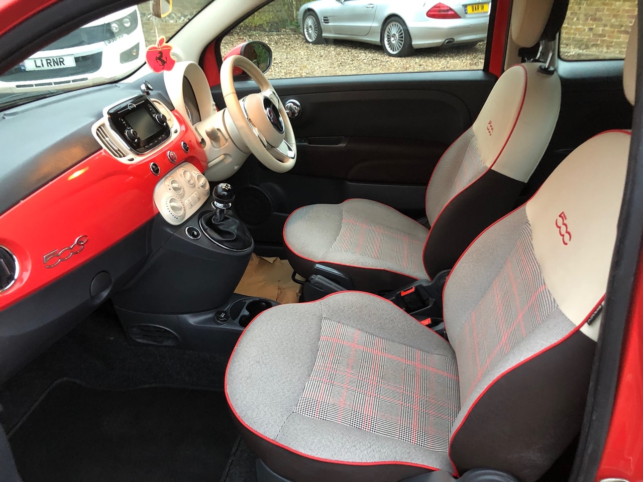 2016 FIAT 500 1.2i Lounge S/S C - Picture 12 of 13