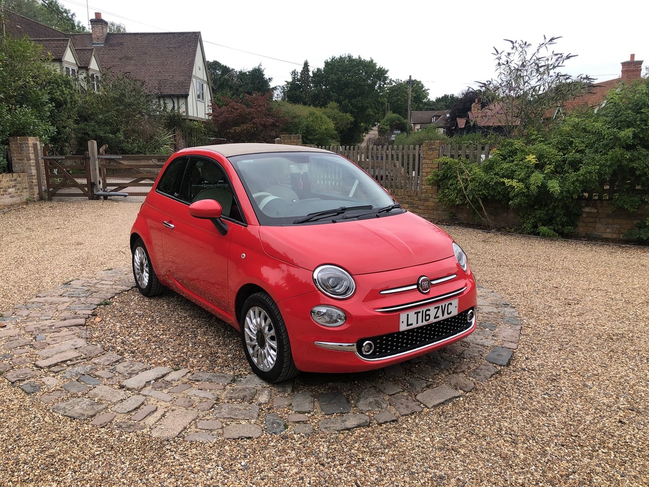 2016 FIAT 500 1.2i Lounge S/S C - Picture 1 of 13