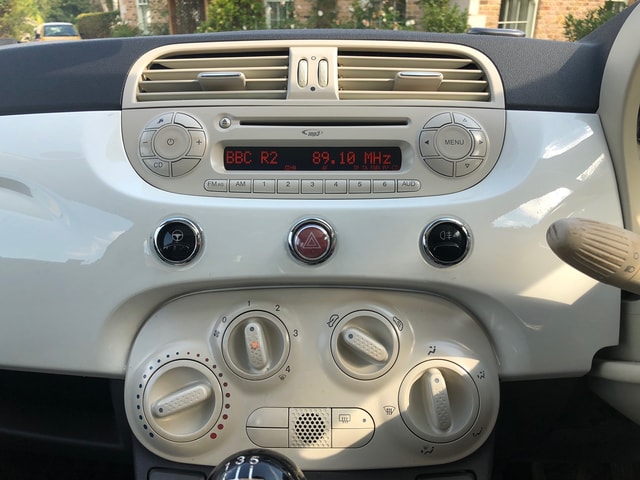 2010 FIAT 500 1.2i Lounge - Picture 10 of 11