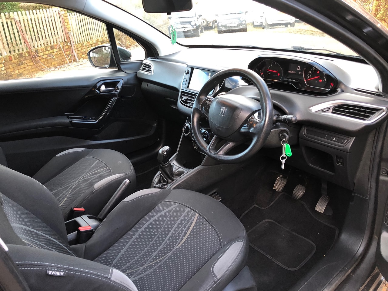 2013 PEUGEOT 208 Active 1.2 VTi 82 - Picture 10 of 13