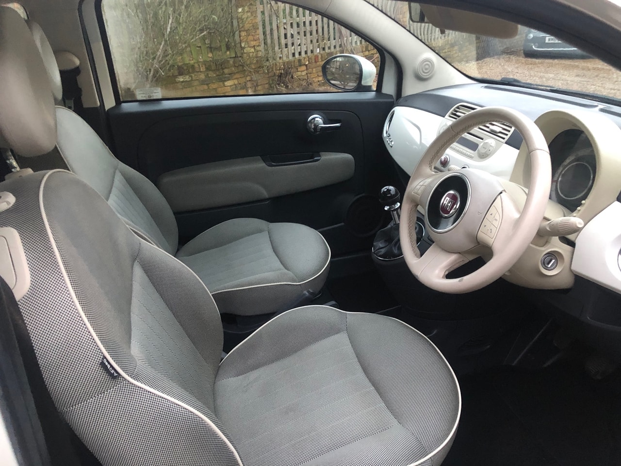 2009 FIAT 500 1.2i Lounge - Picture 9 of 12