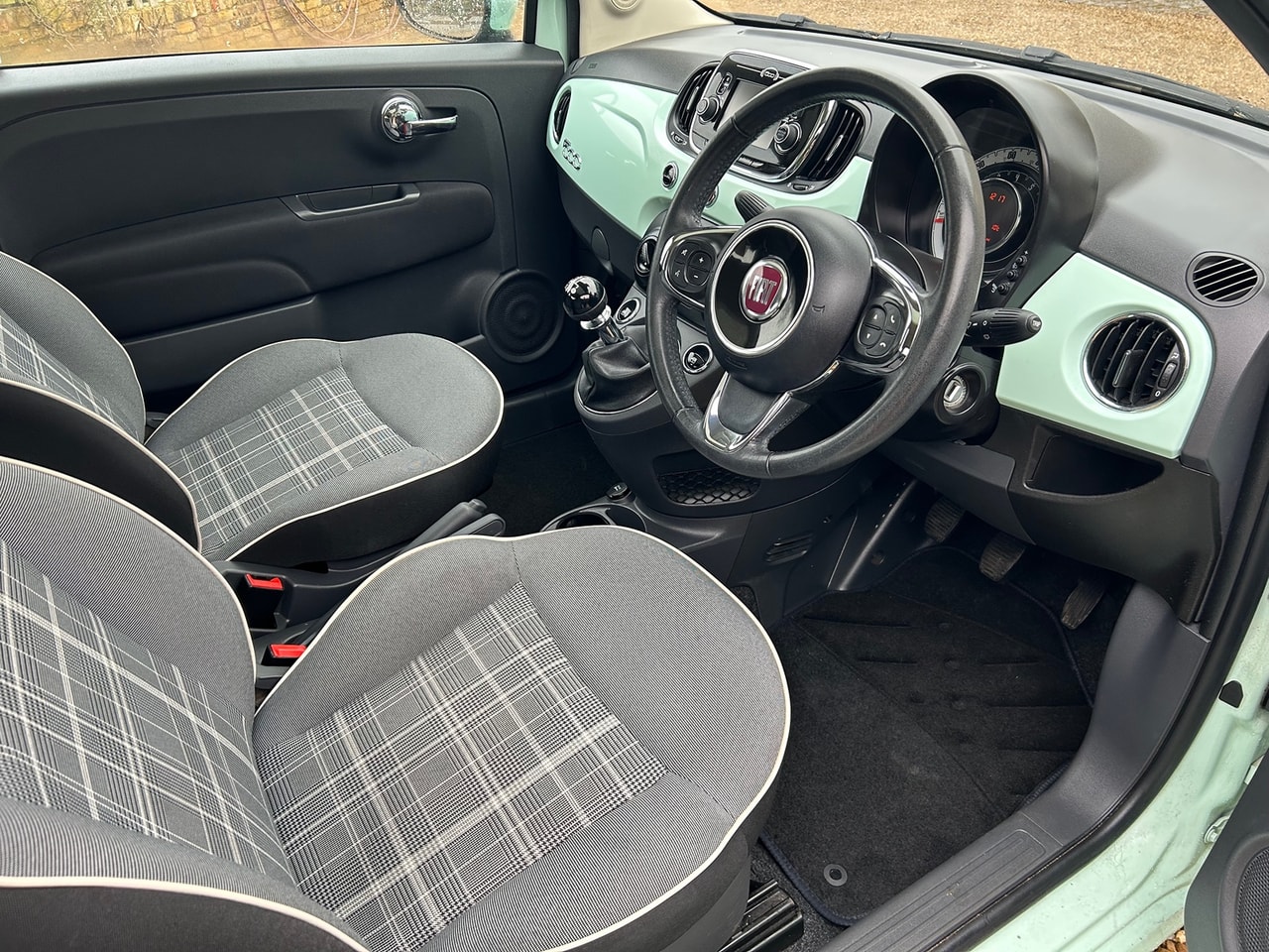 2017 FIAT 500 1.2i Lounge S/S ECO - Picture 9 of 14