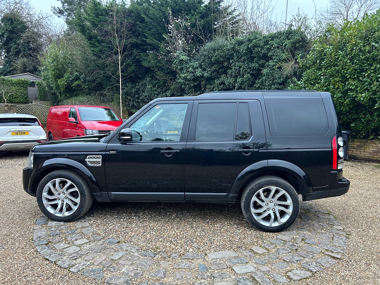 2015 LAND ROVER Discovery 3.0 SDV6 HSE - Picture 3 of 17
