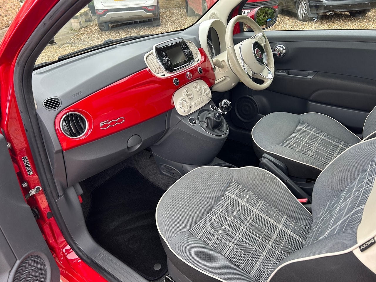 2015 FIAT 500 1.2i Lounge S/S - Picture 8 of 13