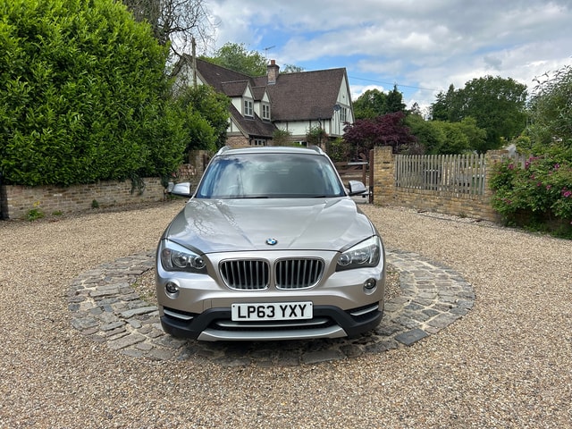 2013 BMW X1 xDrive18d xLine - Picture 2 of 17