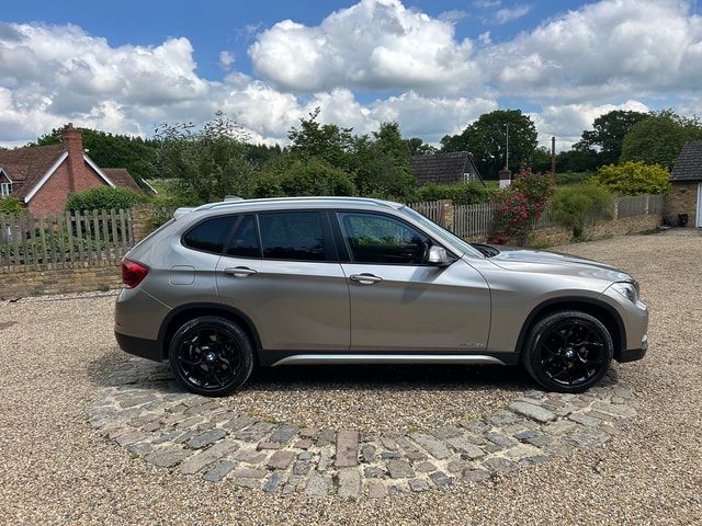 2013 BMW X1 xDrive18d xLine - Picture 3 of 17