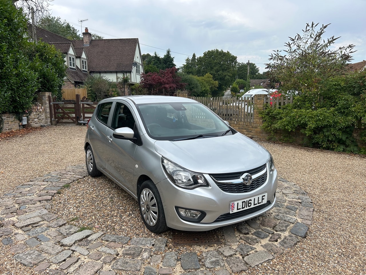 2016 VAUXHALL Viva 1.0i 75PS (a/c) SE - Picture 1 of 12