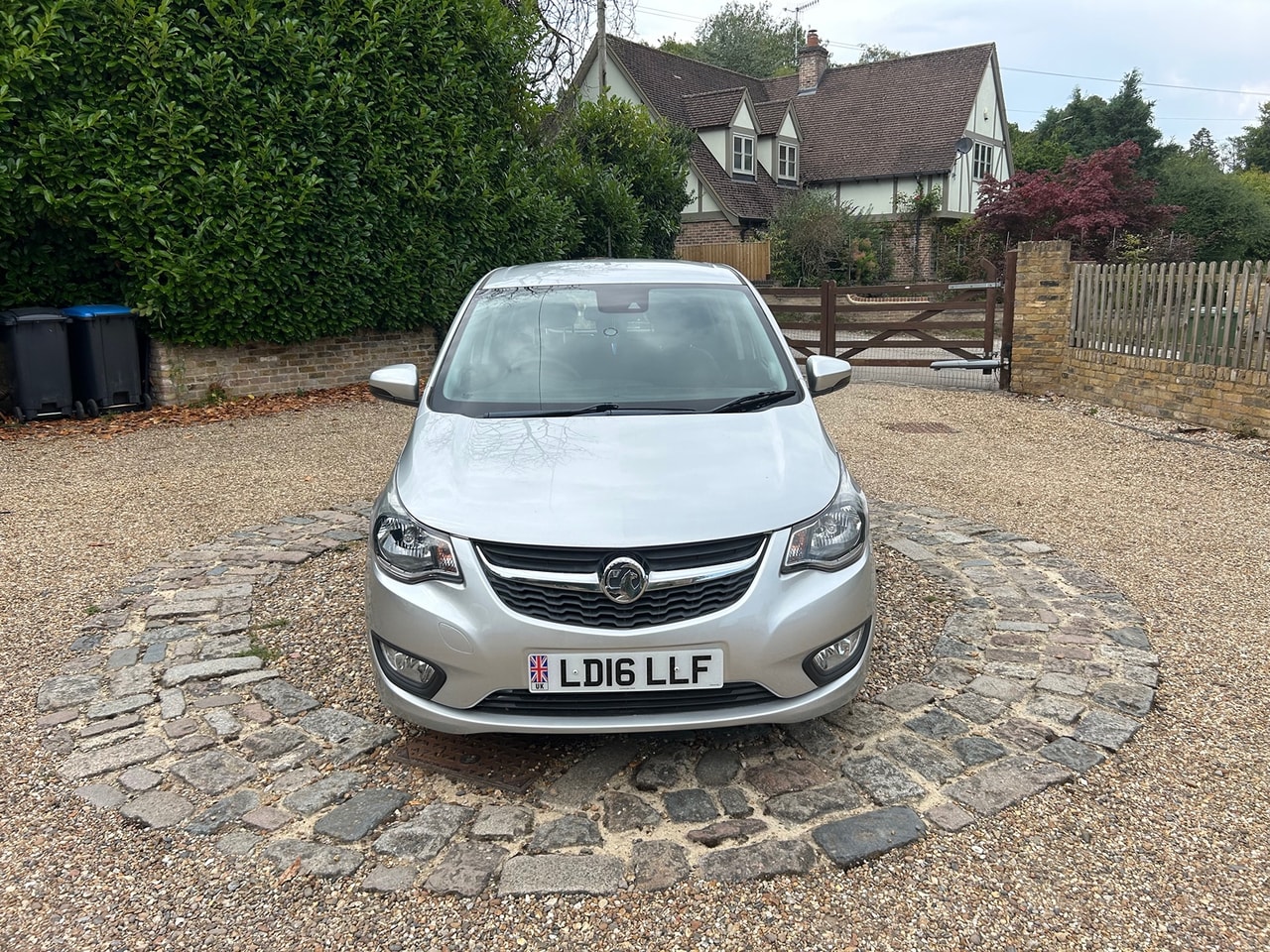 2016 VAUXHALL Viva 1.0i 75PS (a/c) SE - Picture 2 of 12