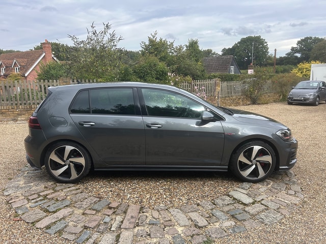 2018 VOLKSWAGEN Golf GTI 2.0 230PS TSI - Picture 3 of 18