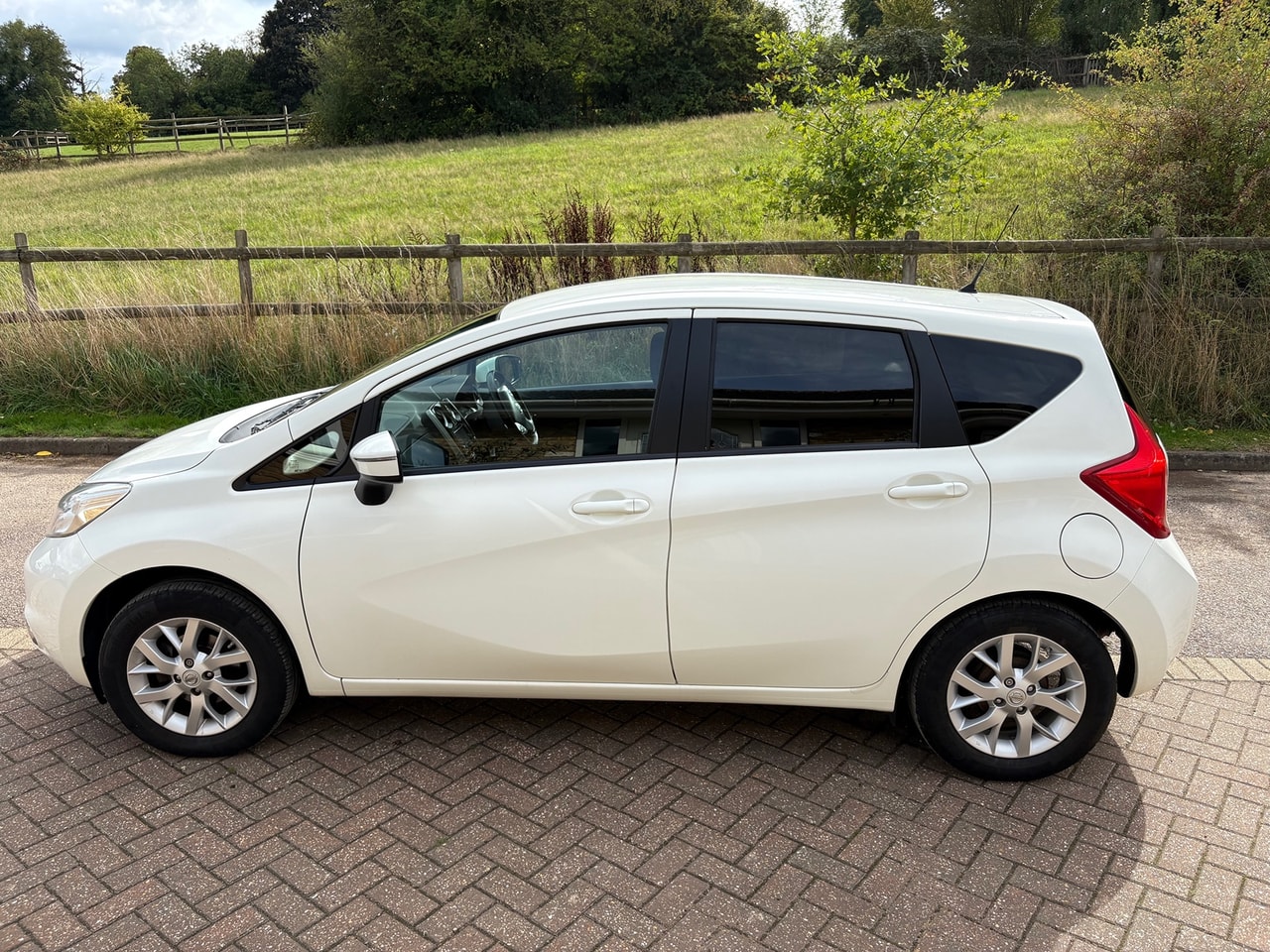 2016 NISSAN Note 1.2 Acenta Premium - Picture 3 of 18