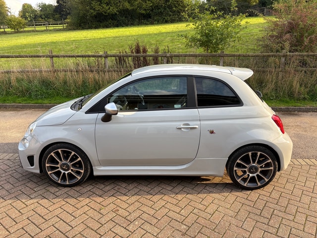 2022 ABARTH 595 1.4 16v T-Jet 165HP 595 Turismo - Picture 3 of 15