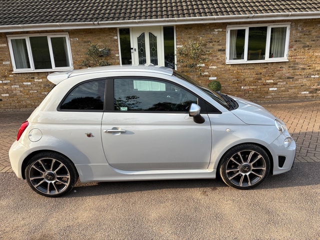 2022 ABARTH 595 1.4 16v T-Jet 165HP 595 Turismo - Picture 2 of 15