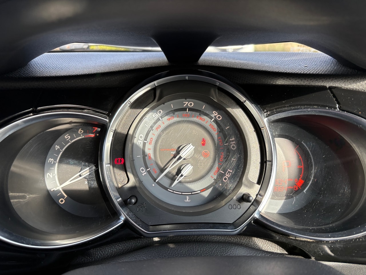 2011 CITROEN DS3 VTi 120 Auto DStyle - Picture 6 of 13