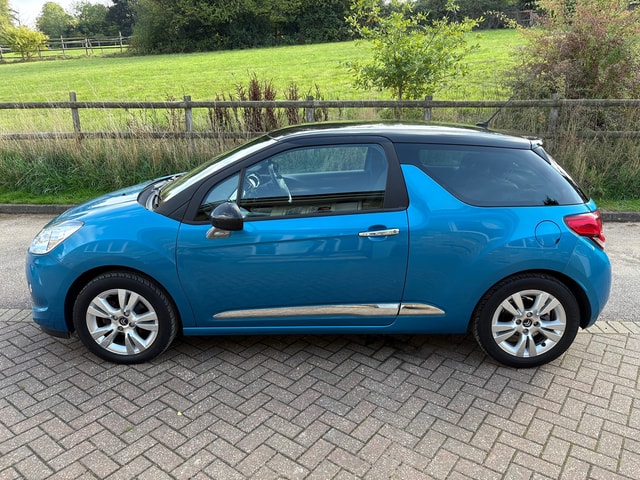2011 CITROEN DS3 VTi 120 Auto DStyle - Picture 5 of 13