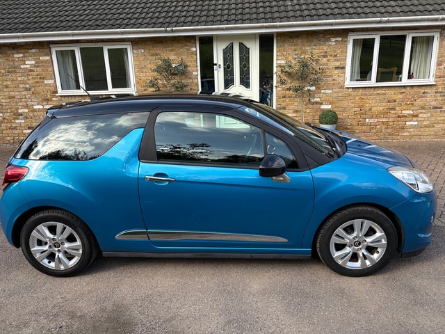 2011 CITROEN DS3 VTi 120 Auto DStyle - Picture 3 of 13