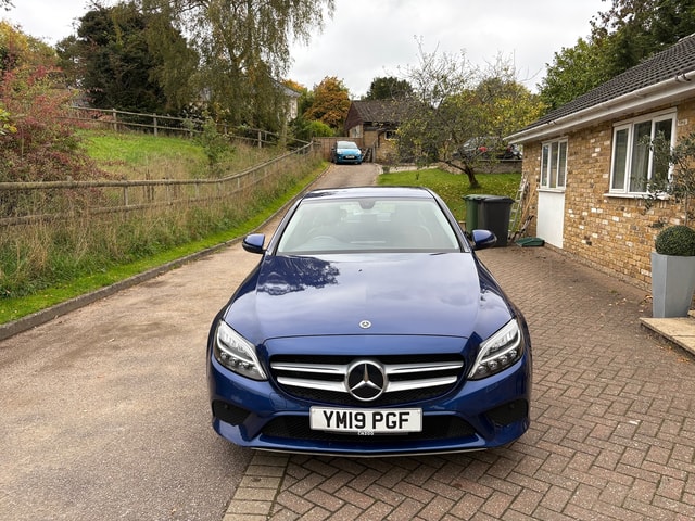 2019 Mercedes-benz GLC-Class GLC 250 4MATIC Sport - Picture 2 of 17