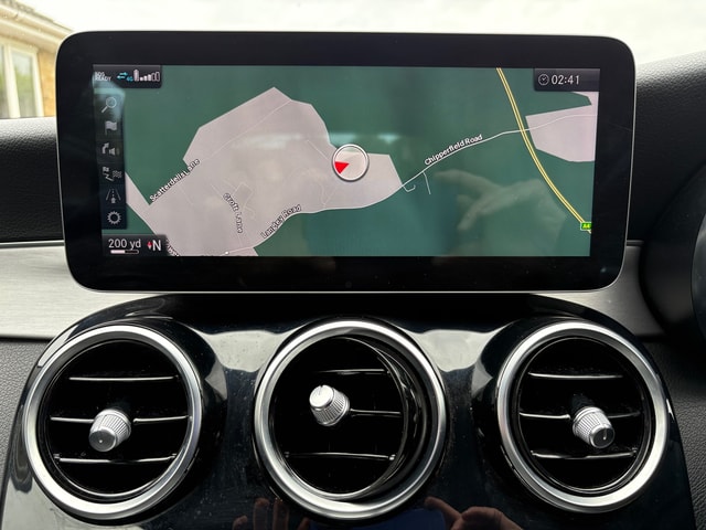 2019 Mercedes-benz GLC-Class GLC 250 4MATIC Sport - Picture 10 of 17