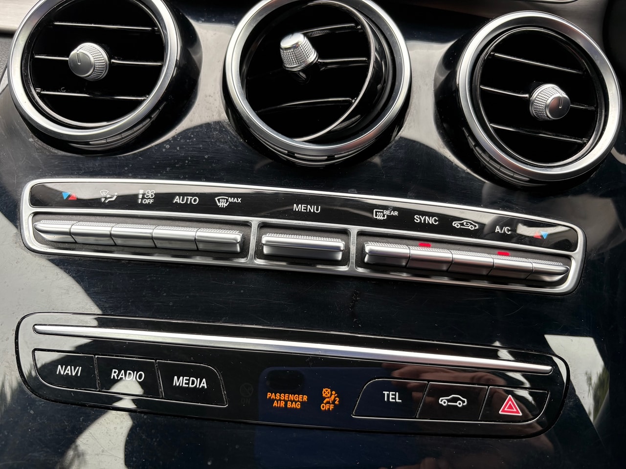 2019 Mercedes-benz GLC-Class GLC 250 4MATIC Sport - Picture 13 of 17