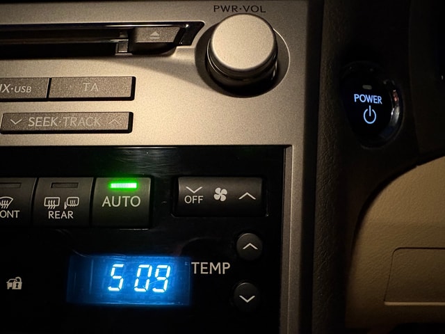 2010 LEXUS RX 450h SE-I - Picture 22 of 24