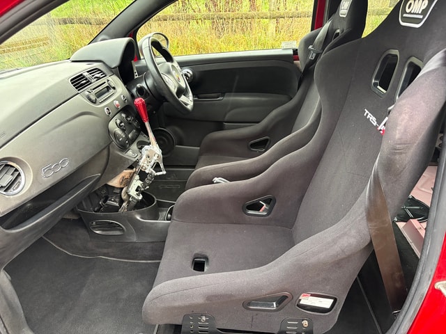 2016 ABARTH 595 1.4 16v T-Jet 180HP Competizione - Picture 10 of 15