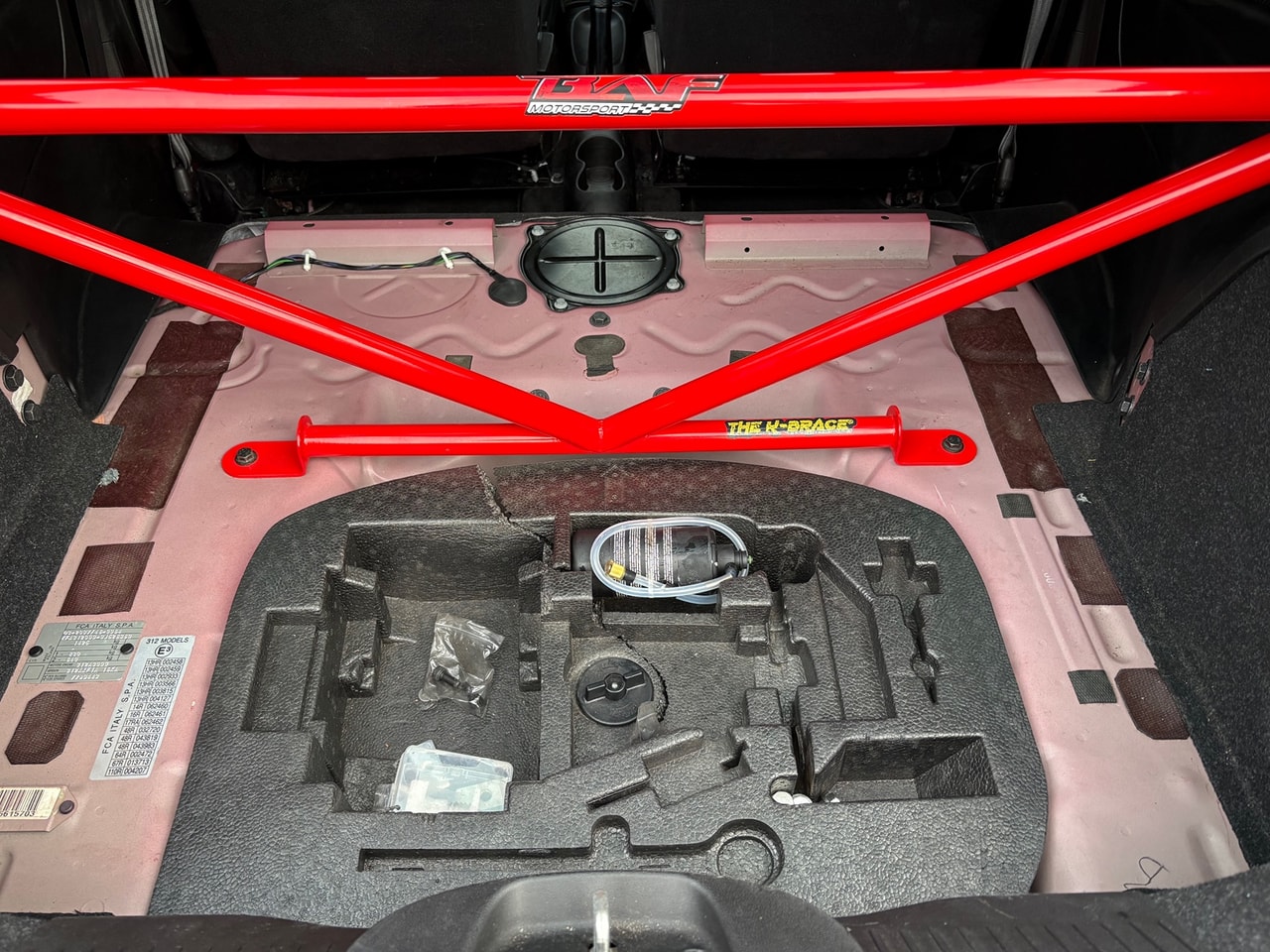 2016 ABARTH 595 1.4 16v T-Jet 180HP Competizione - Picture 15 of 15