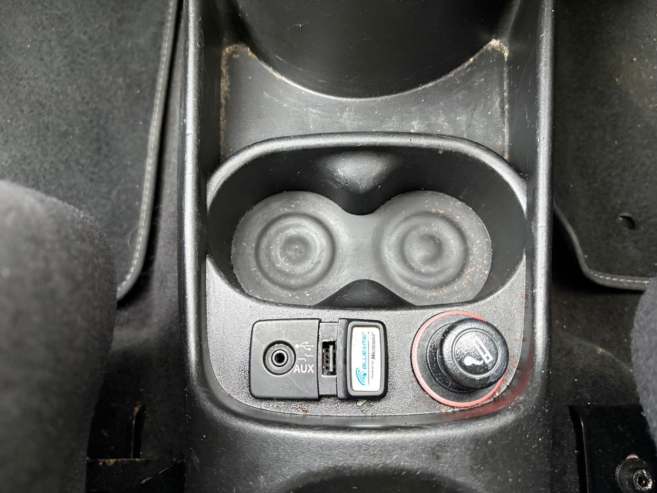 2016 ABARTH 595 1.4 16v T-Jet 180HP Competizione - Picture 14 of 15