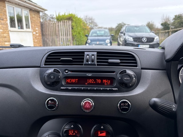 2016 ABARTH 595 1.4 16v T-Jet 180HP Competizione - Picture 13 of 15