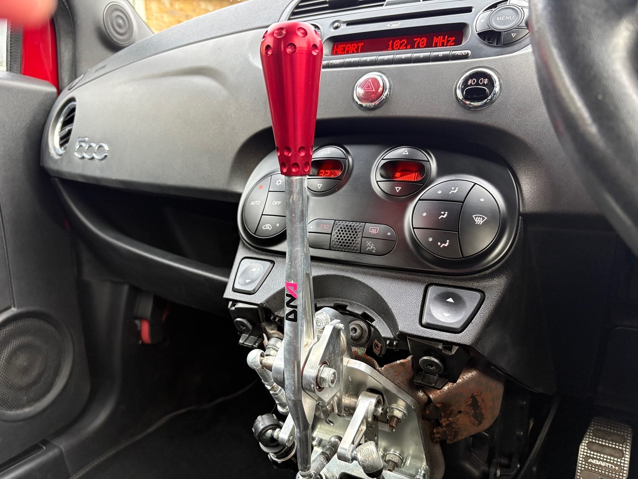 2016 ABARTH 595 1.4 16v T-Jet 180HP Competizione - Picture 11 of 15