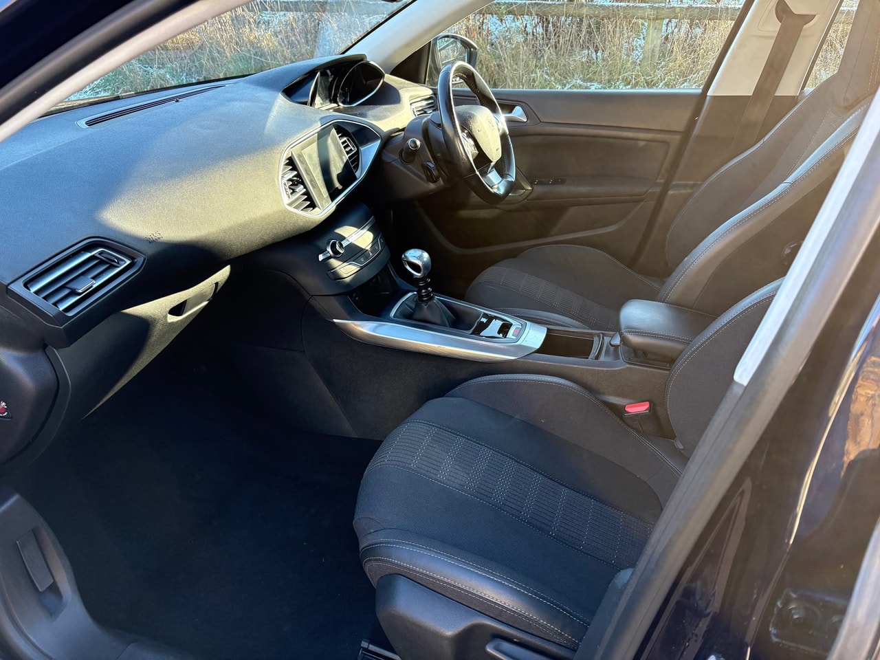 2019 PEUGEOT 308 Allure 1.2L PureTech 130 S&S - Picture 11 of 19