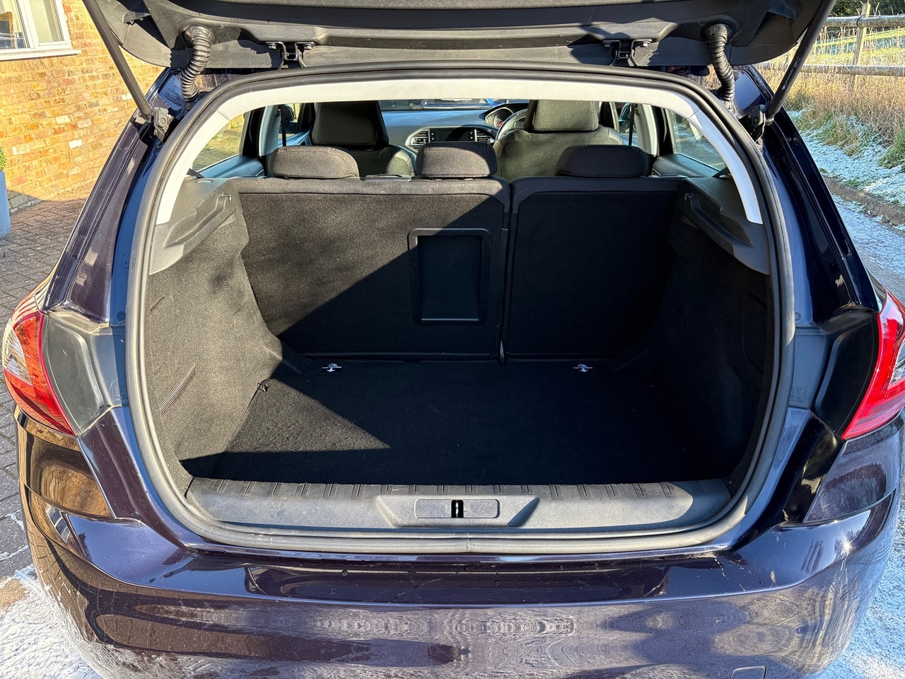 2019 PEUGEOT 308 Allure 1.2L PureTech 130 S&S - Picture 16 of 19