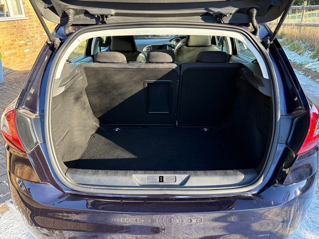 2019 PEUGEOT 308 Allure 1.2L PureTech 130 S&S - Picture 16 of 19