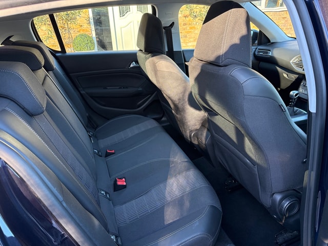 2019 PEUGEOT 308 Allure 1.2L PureTech 130 S&S - Picture 9 of 19