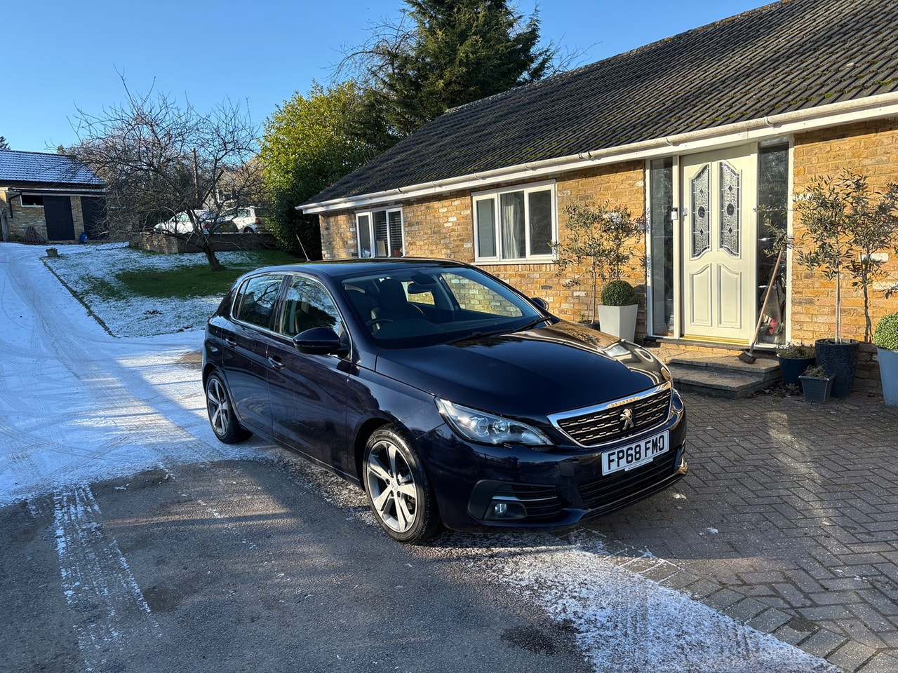 2019 PEUGEOT 308 Allure 1.2L PureTech 130 S&S - Picture 1 of 19