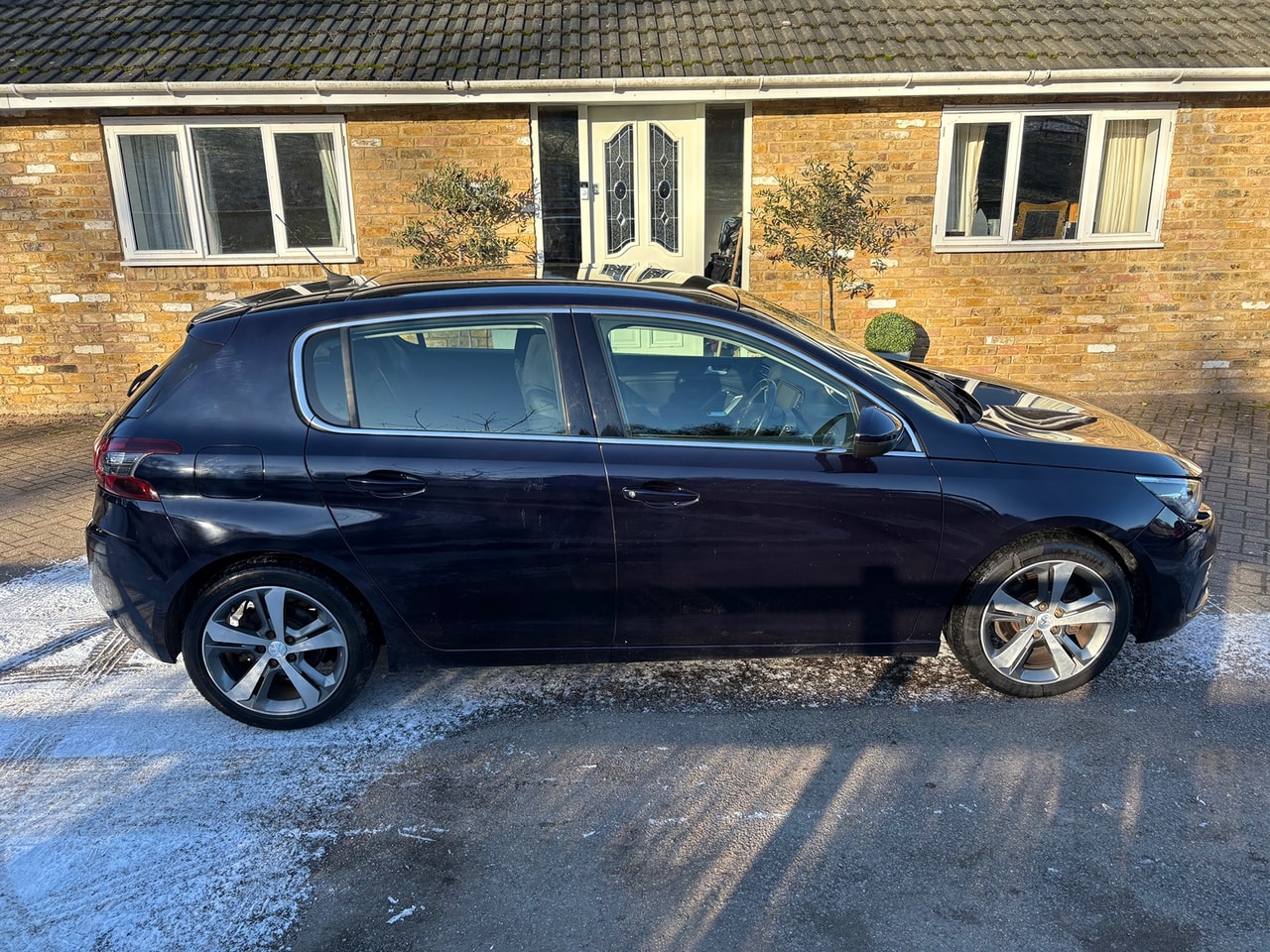 2019 PEUGEOT 308 Allure 1.2L PureTech 130 S&S - Picture 3 of 19