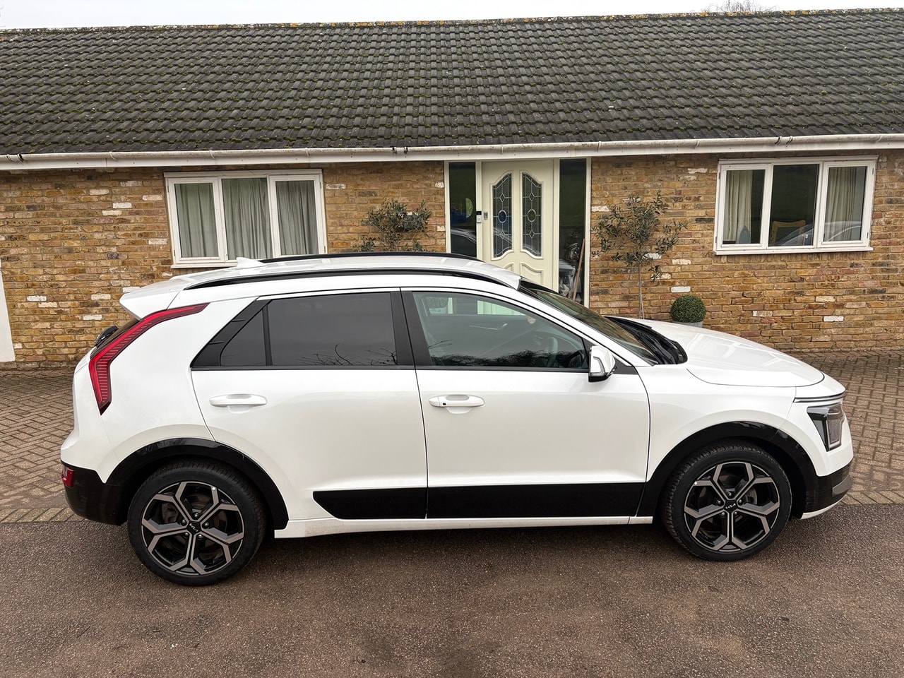 2022 KIA Niro '3' 1.6GDi Hybrid 1.32kWh 6-speed DCT - Picture 3 of 17