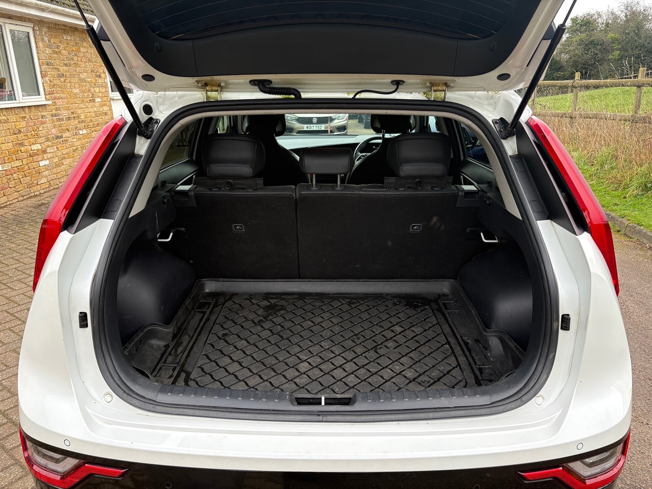 2022 KIA Niro '3' 1.6GDi Hybrid 1.32kWh 6-speed DCT - Picture 15 of 17