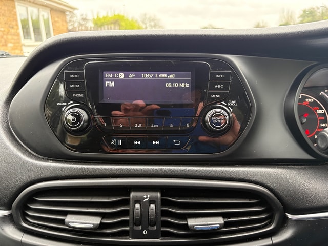 2017 FIAT Tipo Easy 1.4 95HP MT - Picture 8 of 16