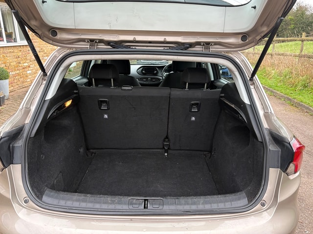 2017 FIAT Tipo Easy 1.4 95HP MT - Picture 15 of 16