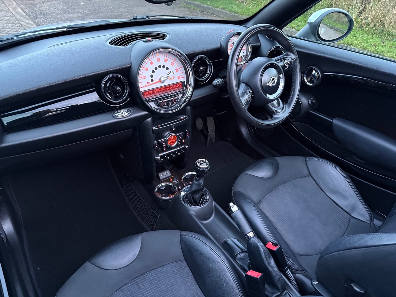 2012 MINI MINI Cooper Roadster - Picture 12 of 14