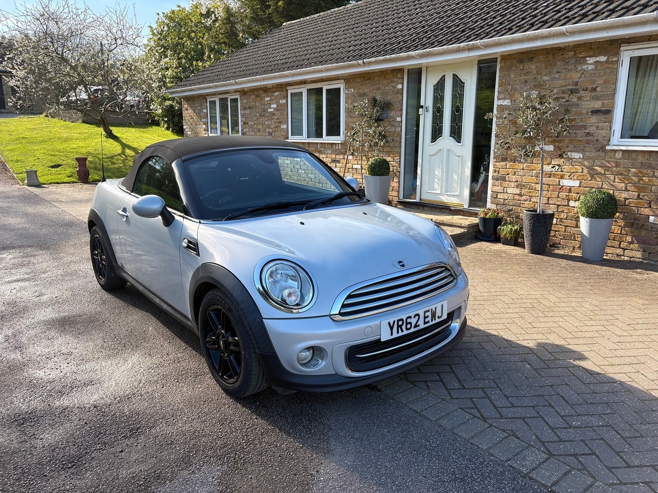 2012 MINI MINI Cooper Roadster - Picture 3 of 19