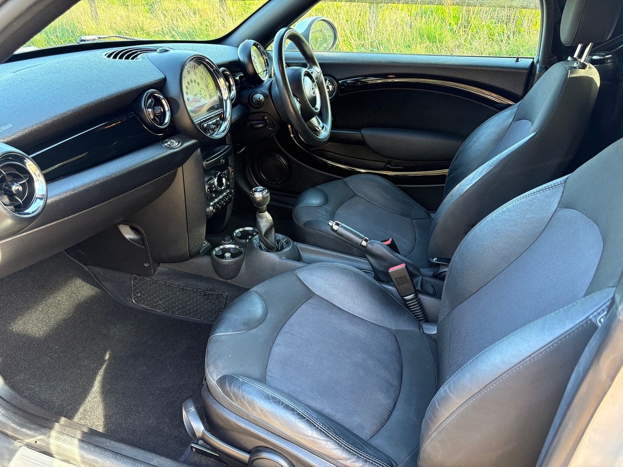 2012 MINI MINI Cooper Roadster - Picture 14 of 19