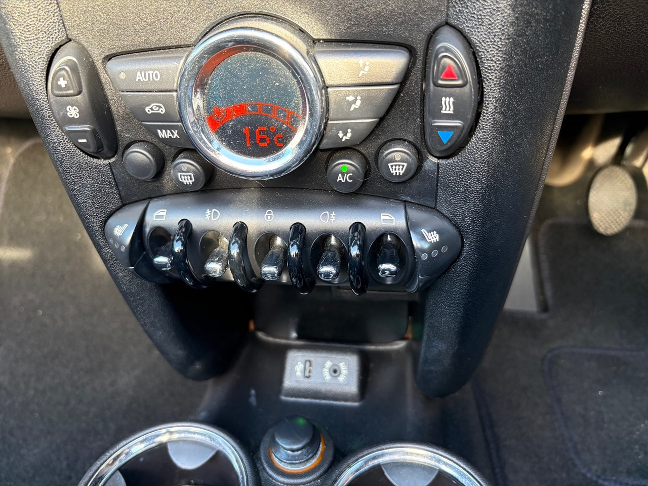 2012 MINI MINI Cooper Roadster - Picture 13 of 19