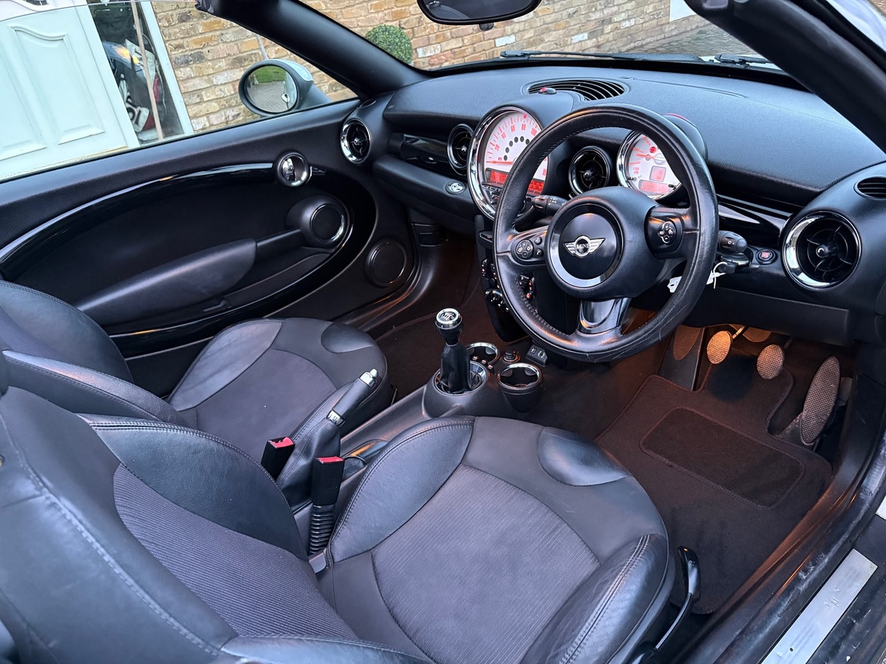 2012 MINI MINI Cooper Roadster - Picture 8 of 14