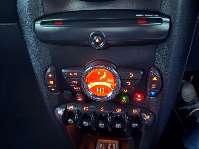 2012 MINI MINI Cooper Roadster - Picture 13 of 14