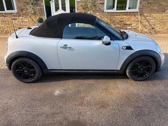 2012 MINI MINI Cooper Roadster - Picture 4 of 19