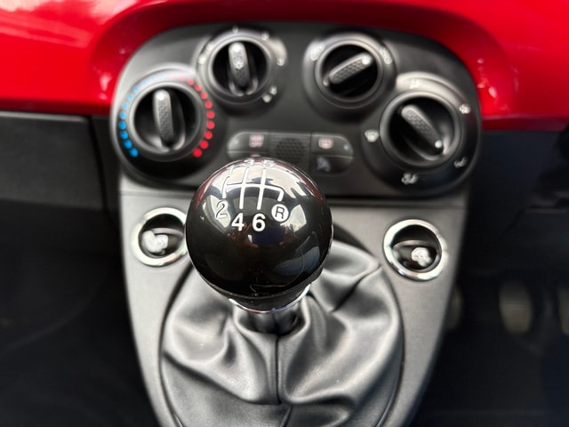 2025 FIAT 500 1.0 70hp Mild Hybrid (RED) - Picture 10 of 15