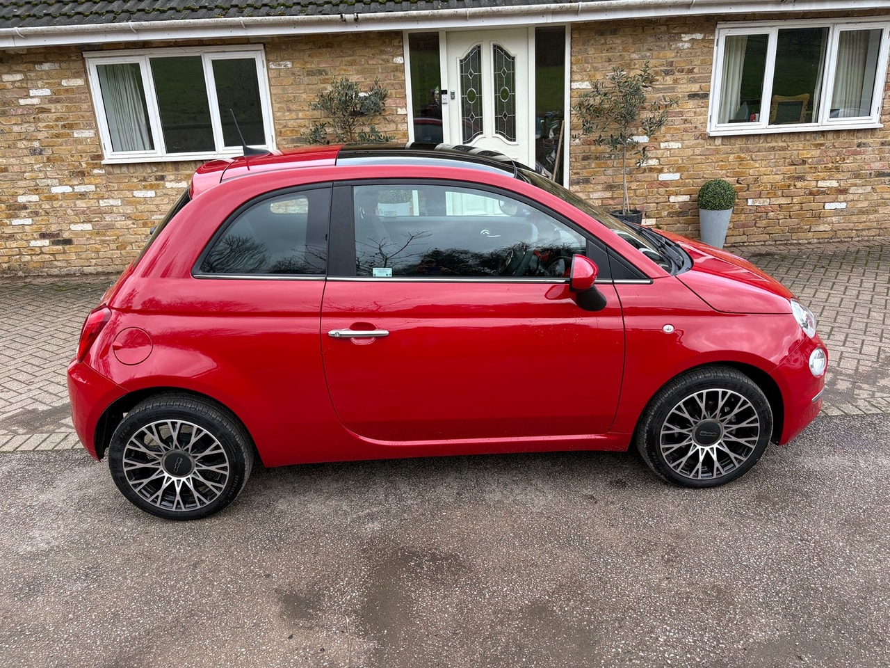 2025 FIAT 500 1.0 70hp Mild Hybrid (RED) - Picture 3 of 15