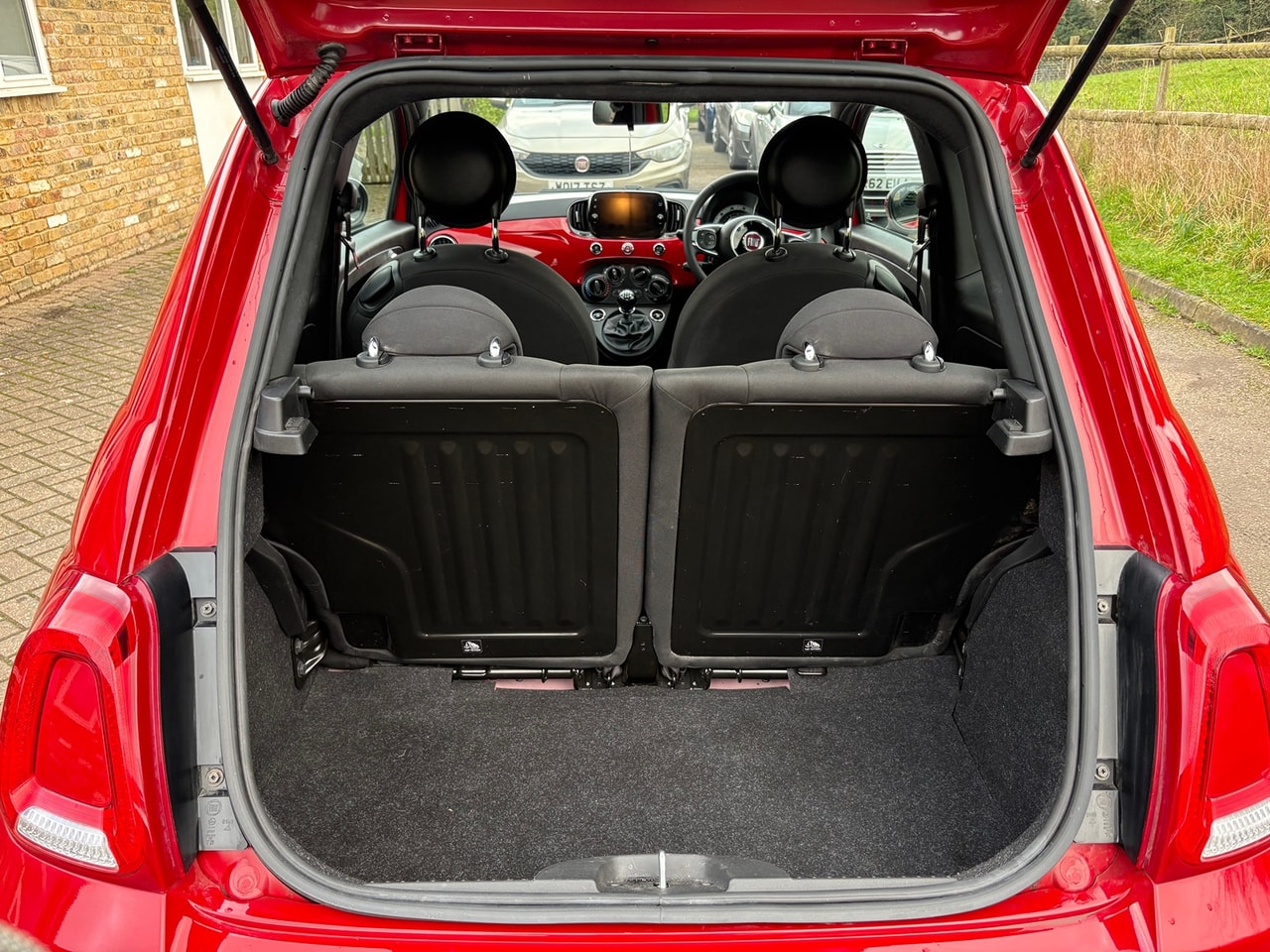 2025 FIAT 500 1.0 70hp Mild Hybrid (RED) - Picture 13 of 15