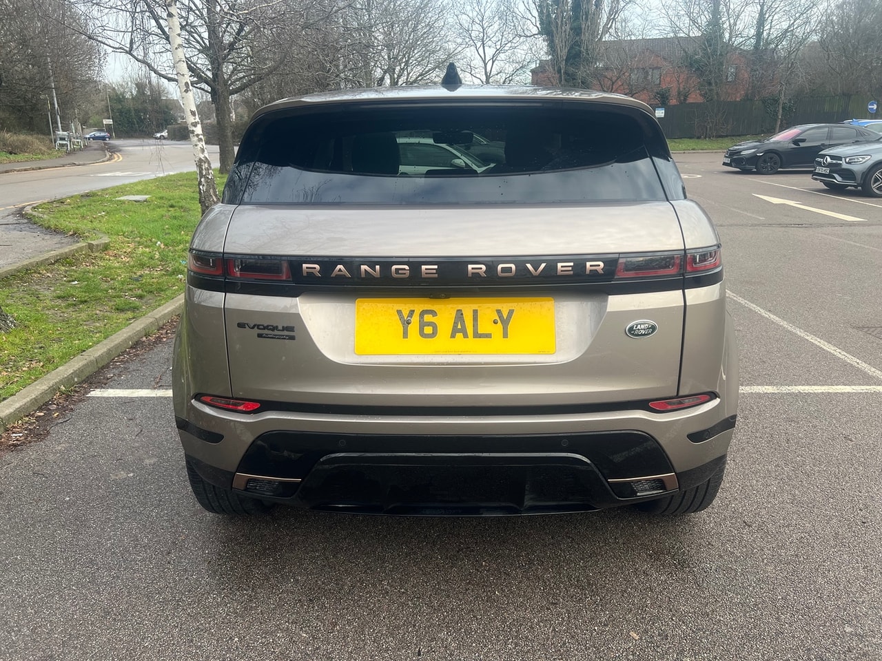 2022 LAND ROVER Range Rover Evoque P300e Autobiography AWD Auto - Picture 3 of 6