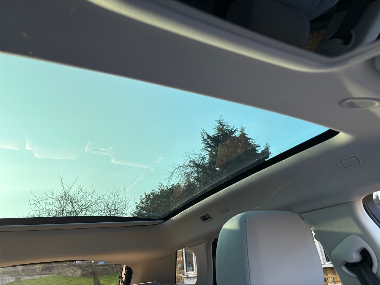 2022 LAND ROVER Range Rover Evoque P300e Autobiography AWD Auto - Picture 20 of 21